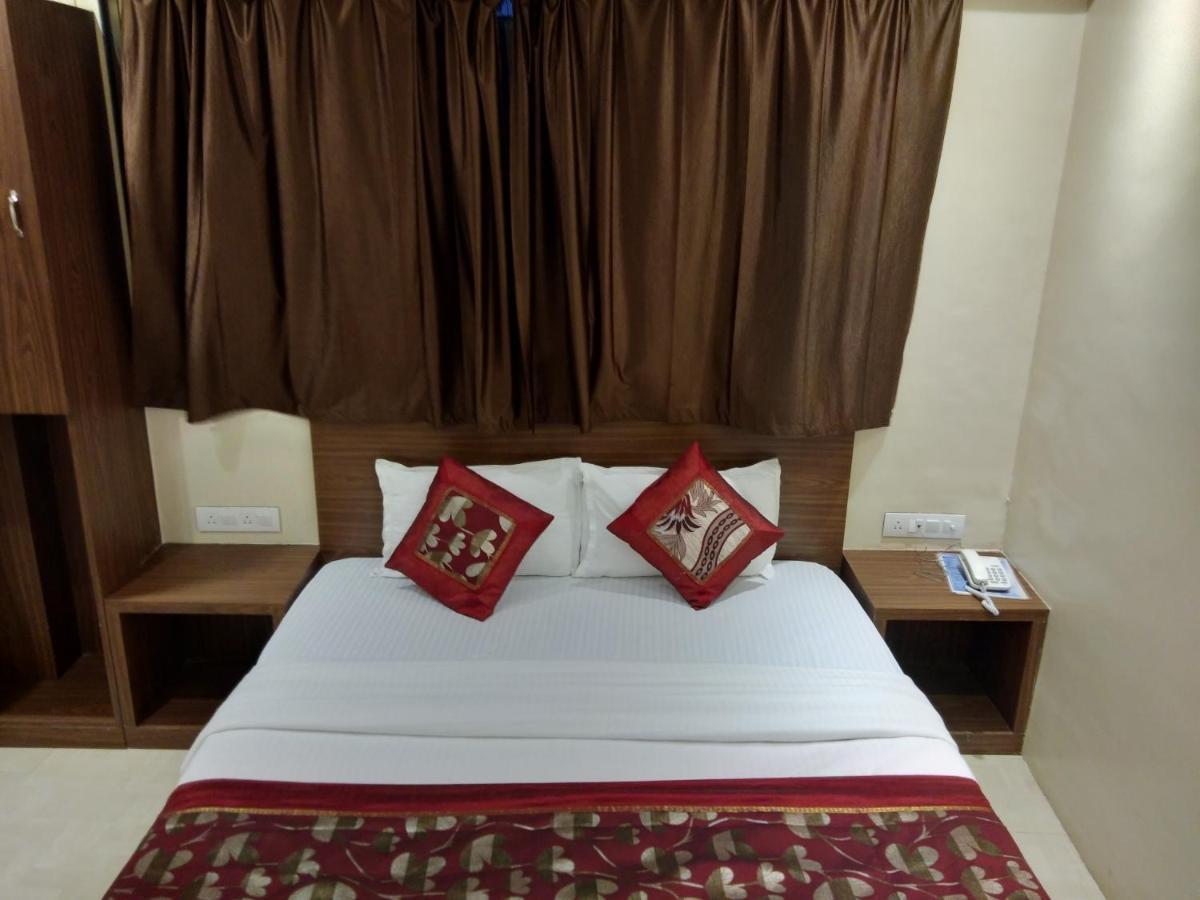 Rk Hotel-Near Grant Road Railway Station Bombaj Exteriér fotografie