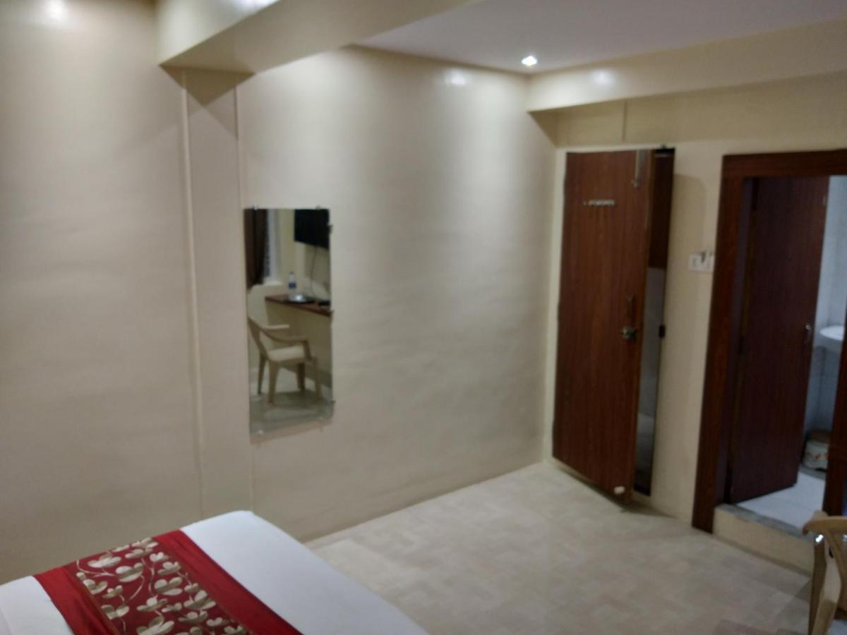 Rk Hotel-Near Grant Road Railway Station Bombaj Exteriér fotografie