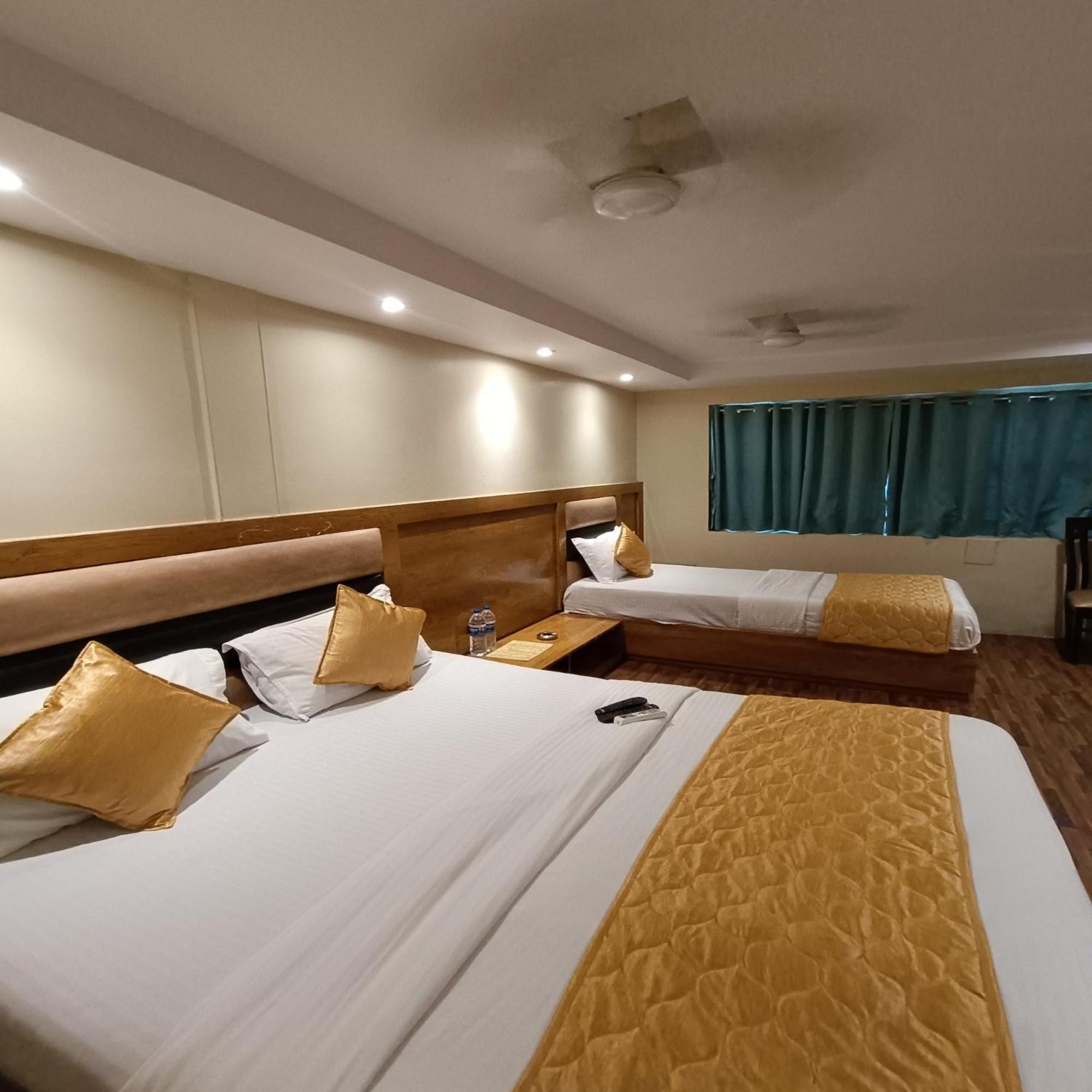 Rk Hotel-Near Grant Road Railway Station Bombaj Exteriér fotografie
