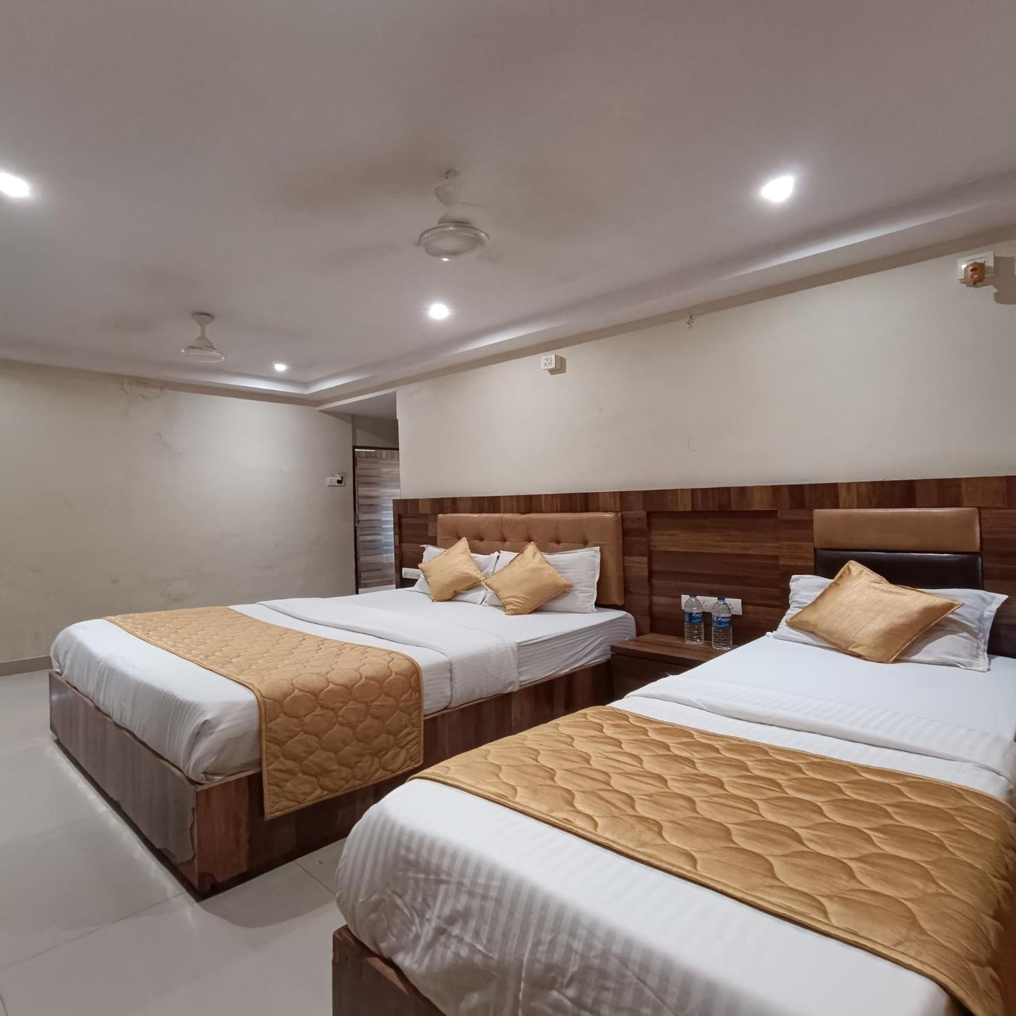 Rk Hotel-Near Grant Road Railway Station Bombaj Exteriér fotografie