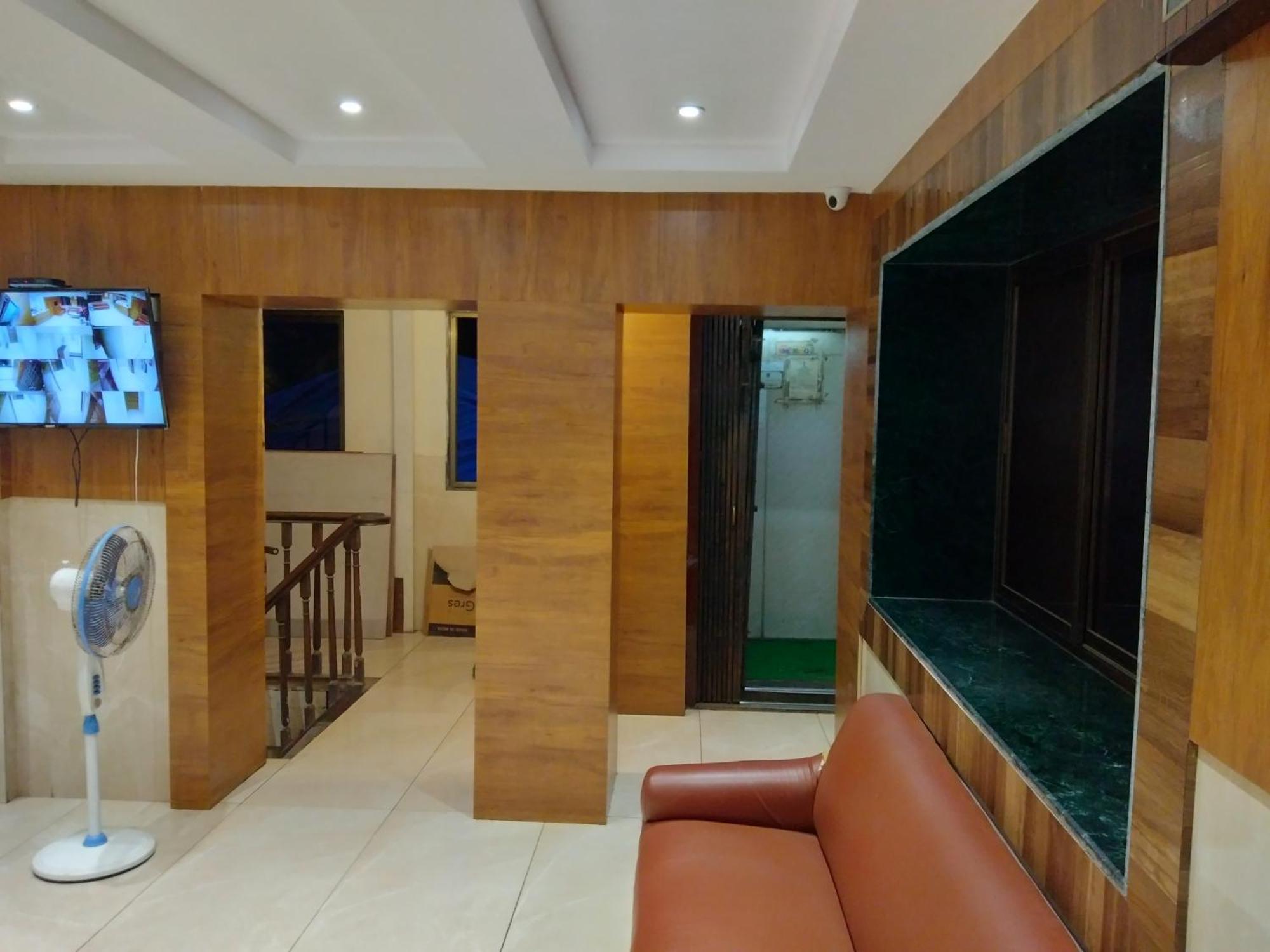 Rk Hotel-Near Grant Road Railway Station Bombaj Exteriér fotografie